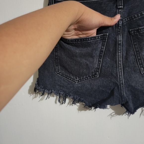 Denim Forum The Yoko Hi-Rise Jean Short Denim Cut-Off Black - Picture 4 of 10